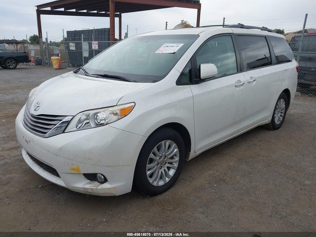 5TDYK3DC5GS754330 2016 TOYOTA SIENNA photo no. 2