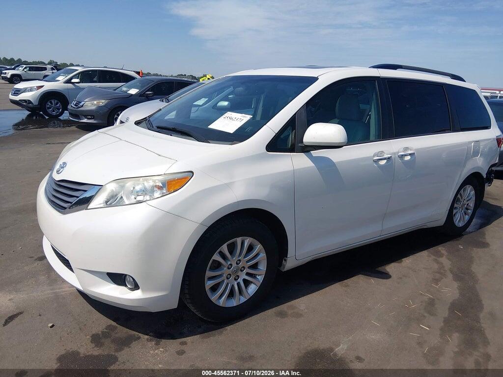 5TDYK3DC4GS709847 2016 TOYOTA SIENNA photo no. 2