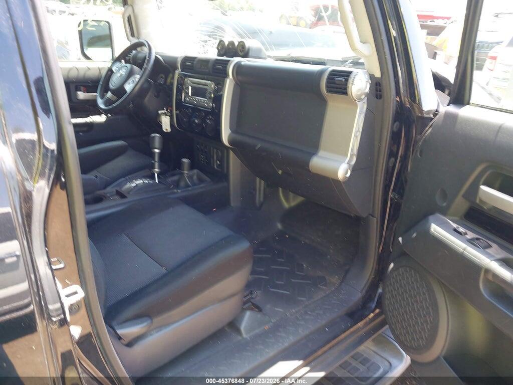 JTEBU4BF8BK111713 2011 TOYOTA FJ CRUISER photo no. 5