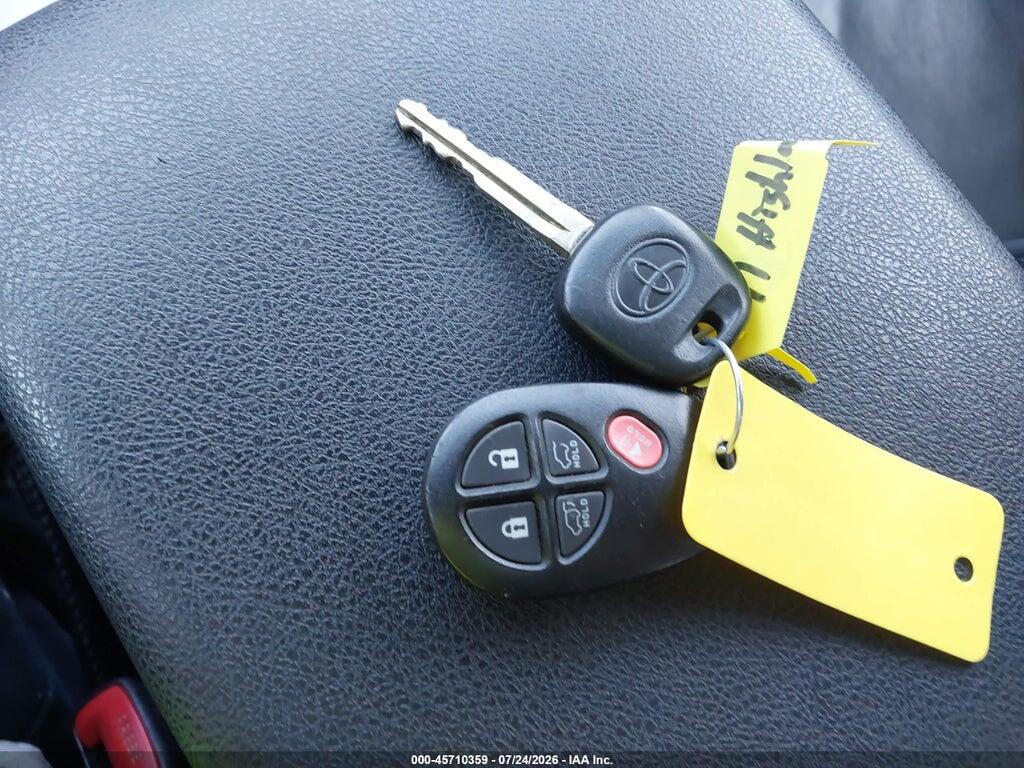5TDBK3EH8BS083910 2011 TOYOTA HIGHLANDER photo no. 11