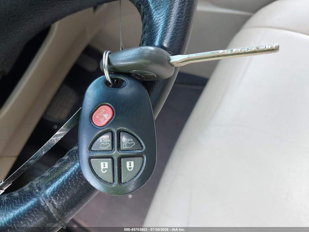 5TDBK3EH4BS049723 2011 TOYOTA HIGHLANDER photo no. 11