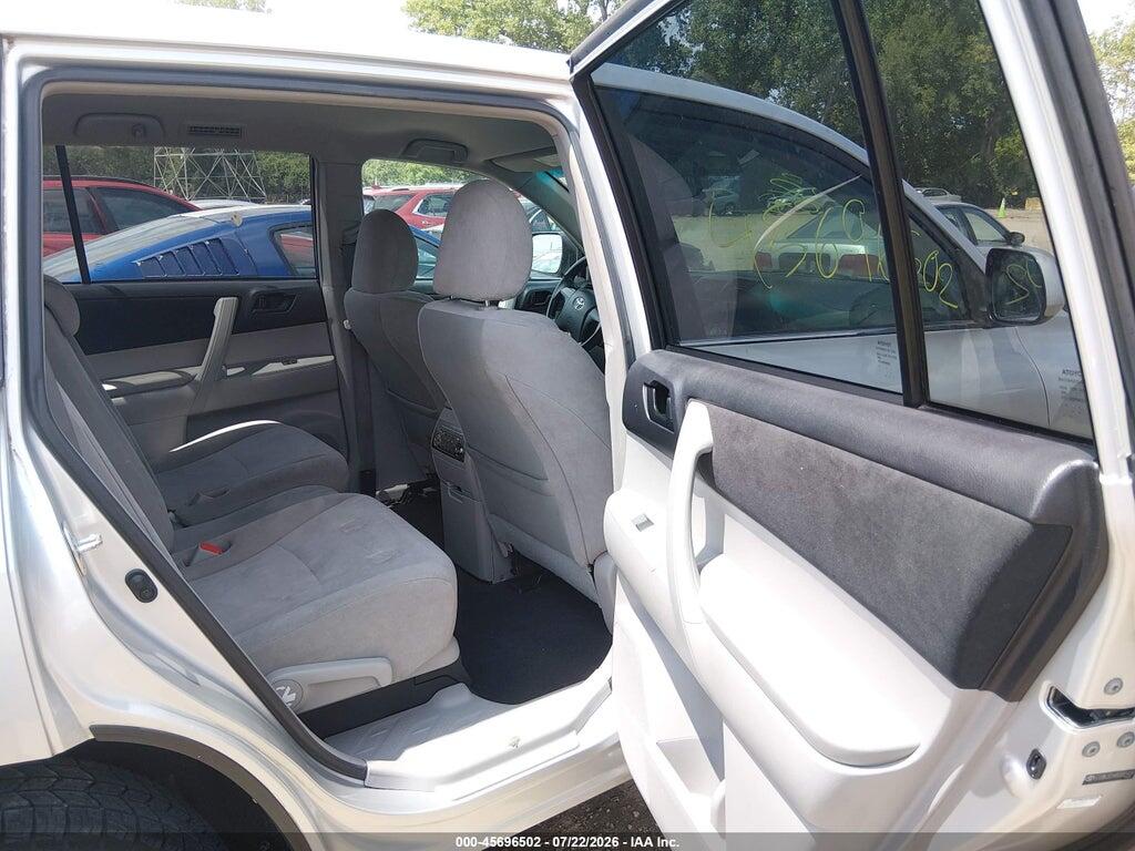 5TDBK3EH4BS055697 2011 TOYOTA HIGHLANDER photo no. 8