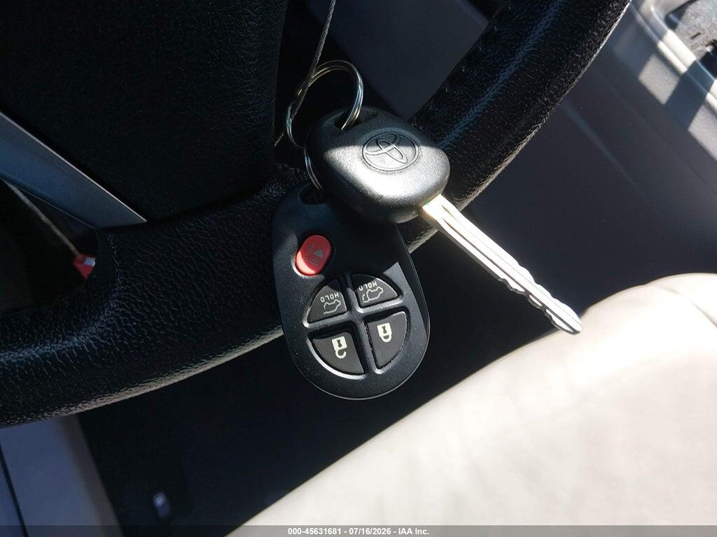 5TDZK3EHXBS024307 2011 TOYOTA HIGHLANDER photo no. 11