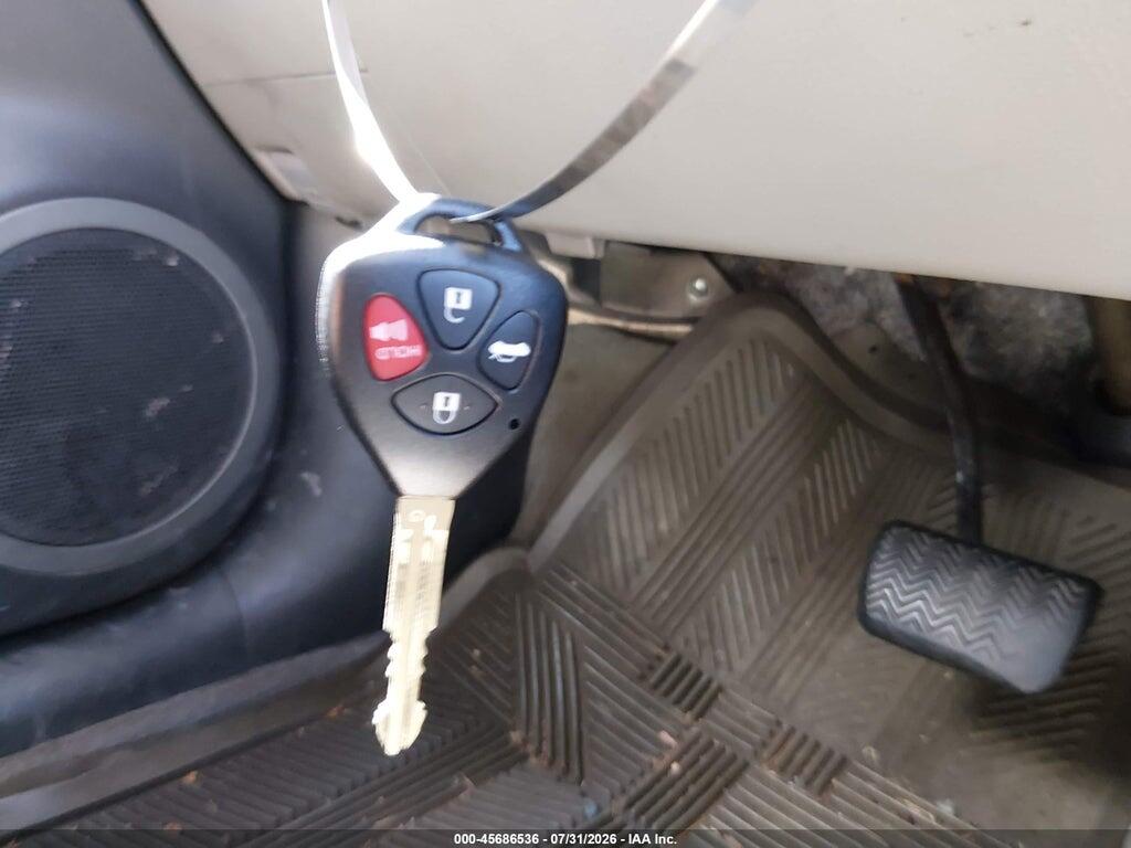 2T3BF4DV2BW141929 2011 TOYOTA RAV4 photo no. 11