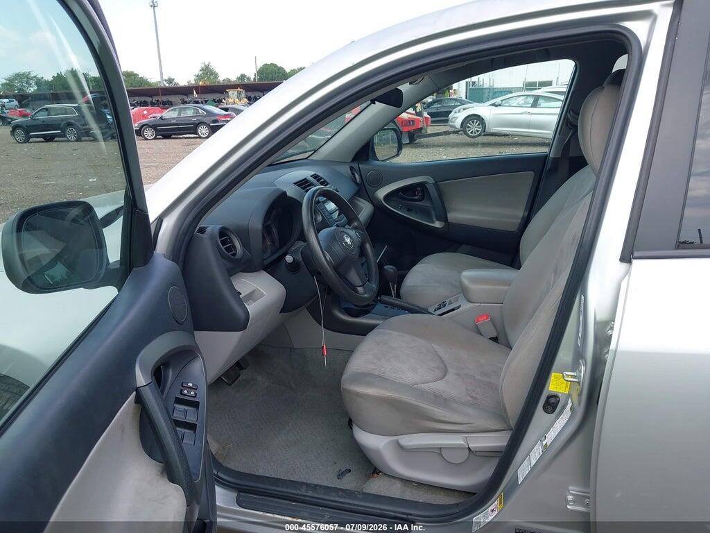 2T3BF4DV4BW128700 2011 TOYOTA RAV4 photo no. 5