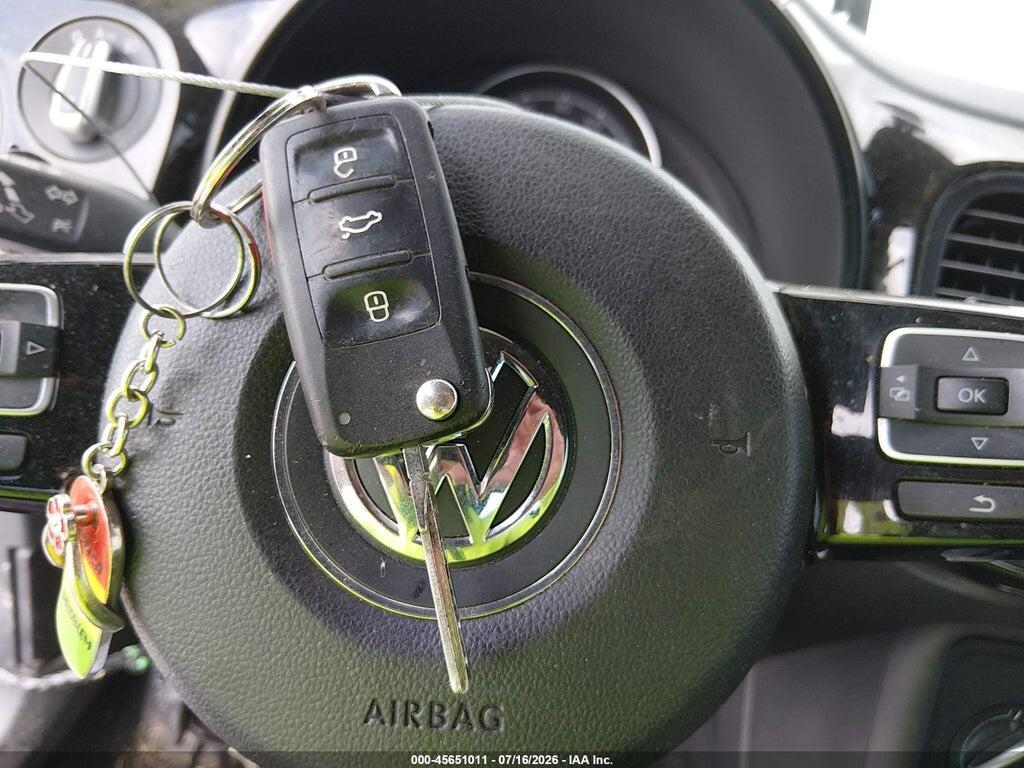 3VWF17AT3HM613065 2017 VOLKSWAGEN BEETLE photo no. 11