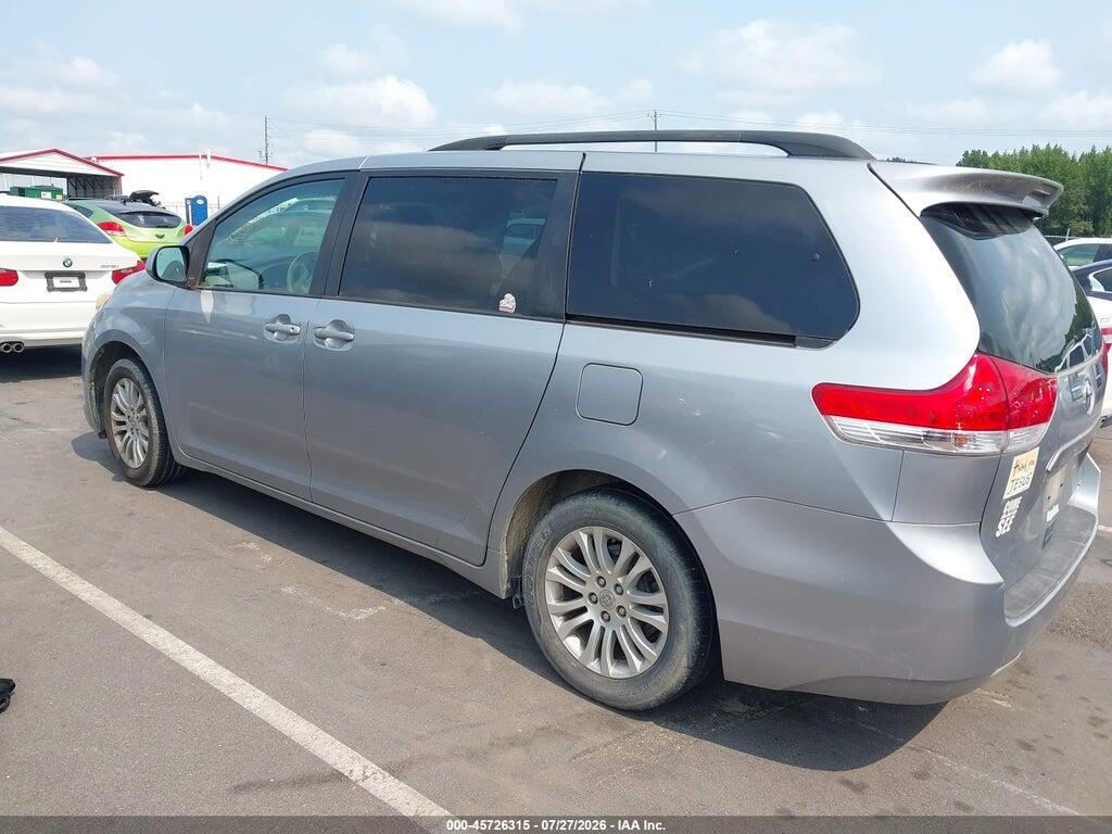 5TDYK3DC9BS079574 2011 TOYOTA SIENNA photo no. 3