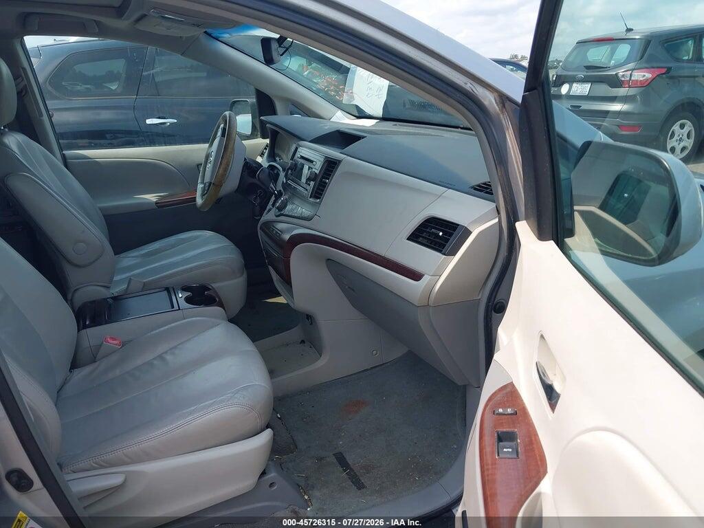 5TDYK3DC9BS079574 2011 TOYOTA SIENNA photo no. 5