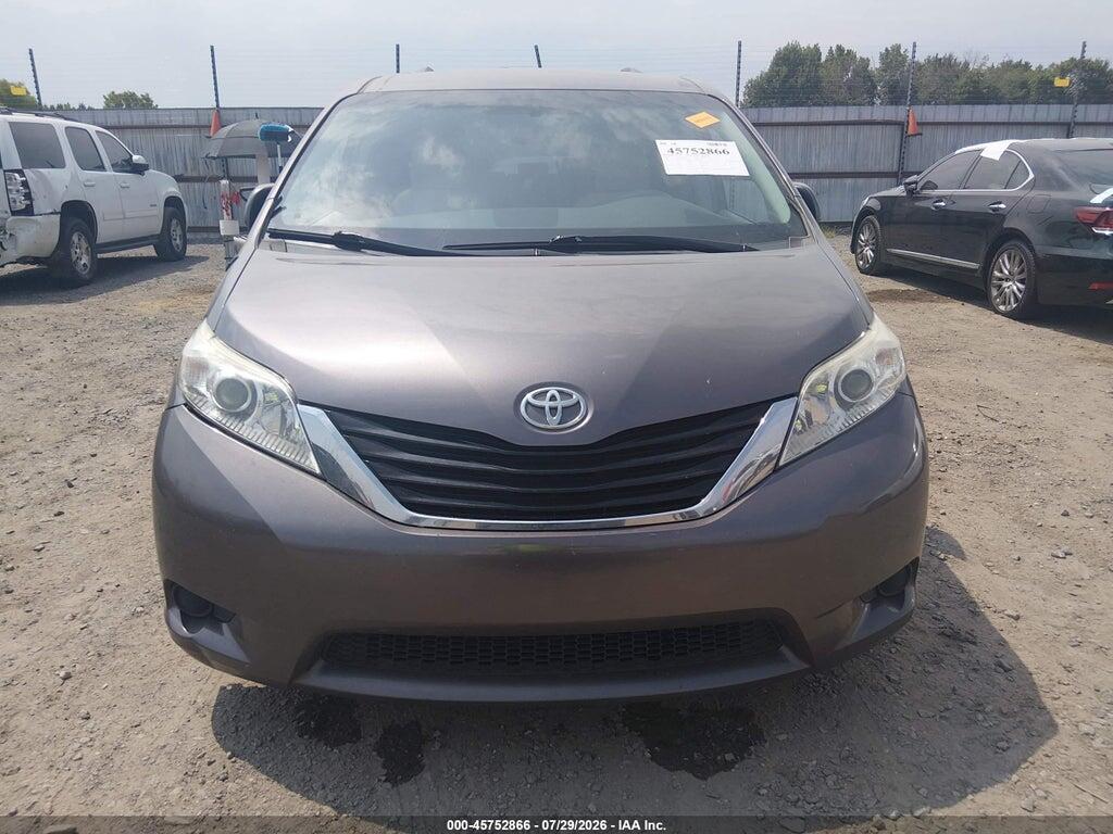 5TDKK3DC1BS030066 2011 TOYOTA SIENNA photo no. 12