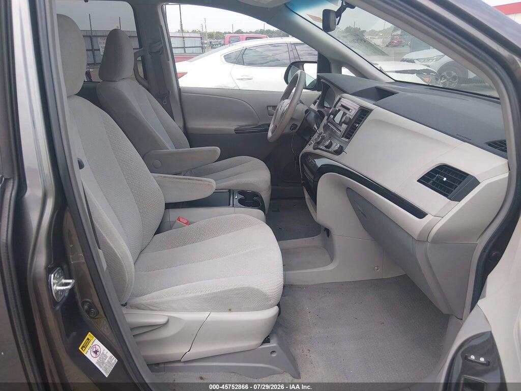 5TDKK3DC1BS030066 2011 TOYOTA SIENNA photo no. 5