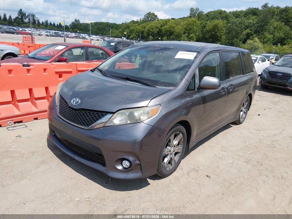 5TDXK3DC7BS033320 2011 TOYOTA SIENNA photo no. 2