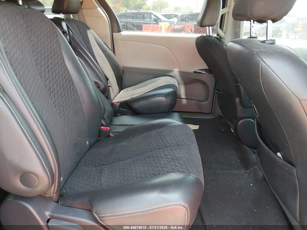 5TDXK3DC7BS033320 2011 TOYOTA SIENNA photo no. 8