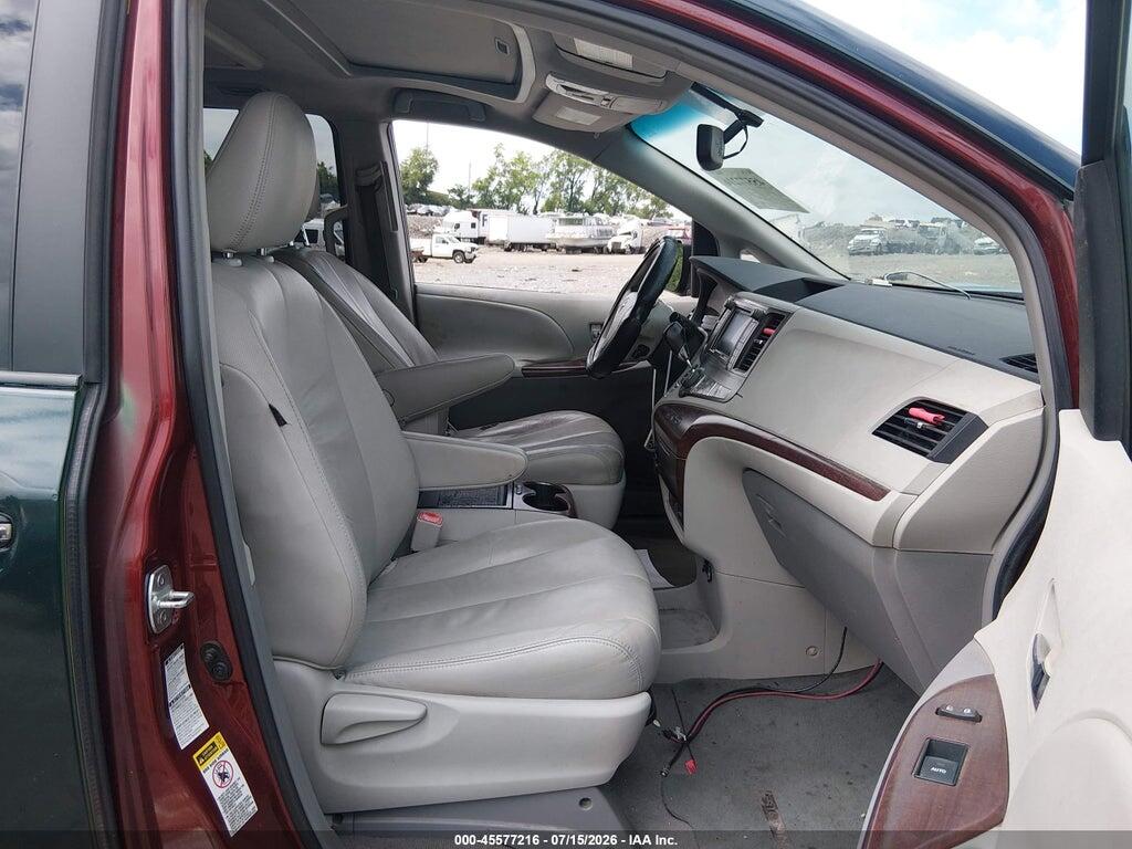 5TDDK3DCXBS007331 2011 TOYOTA SIENNA photo no. 5