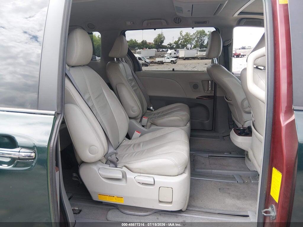 5TDDK3DCXBS007331 2011 TOYOTA SIENNA photo no. 8