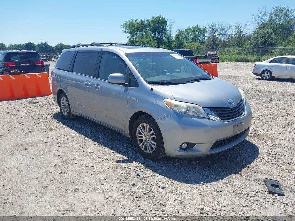 5TDYK3DC0BS026228 2011 TOYOTA SIENNA photo no. 1