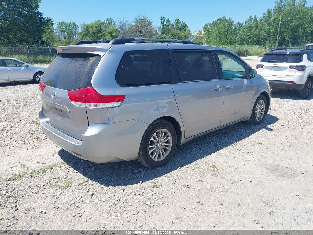 5TDYK3DC0BS026228 2011 TOYOTA SIENNA photo no. 4