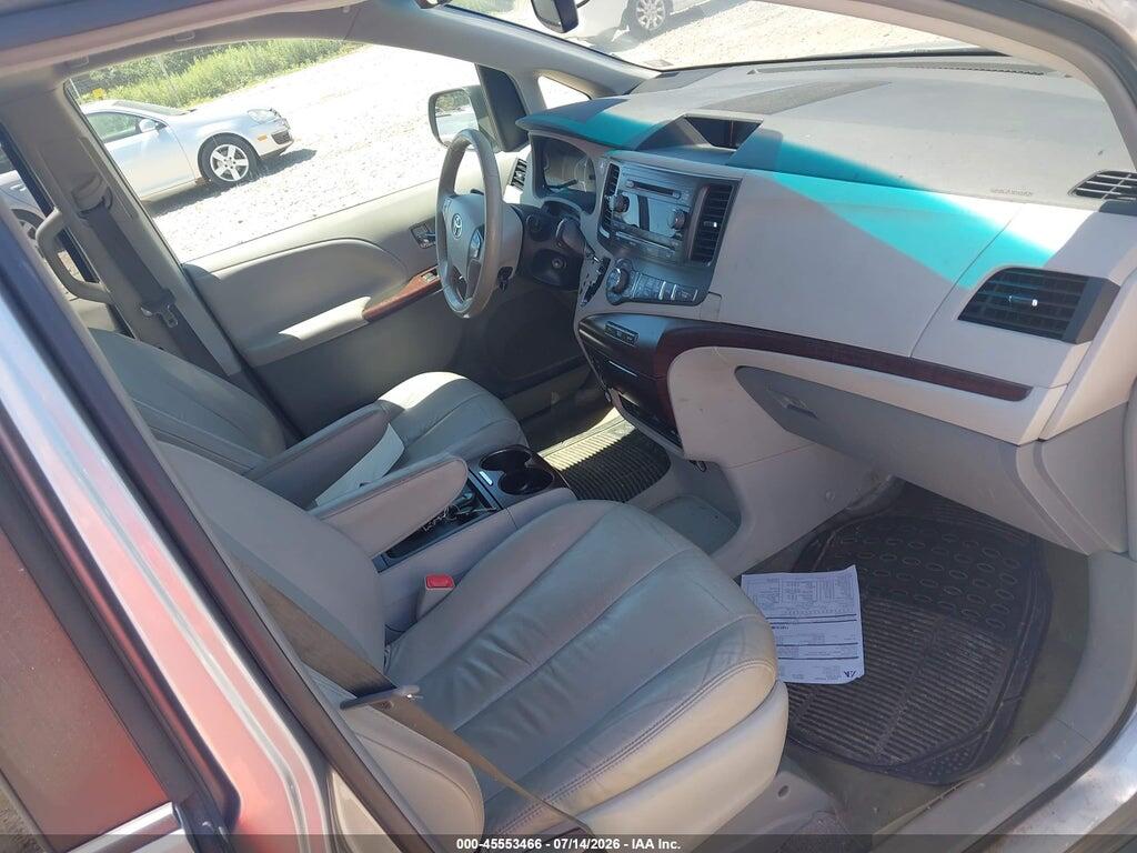 5TDYK3DC0BS026228 2011 TOYOTA SIENNA photo no. 5