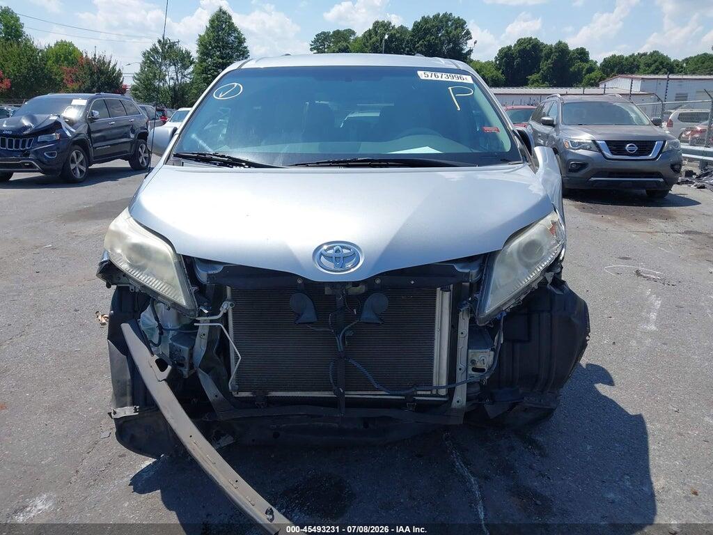 5TDKA3DC8BS003675 2011 TOYOTA SIENNA photo no. 12