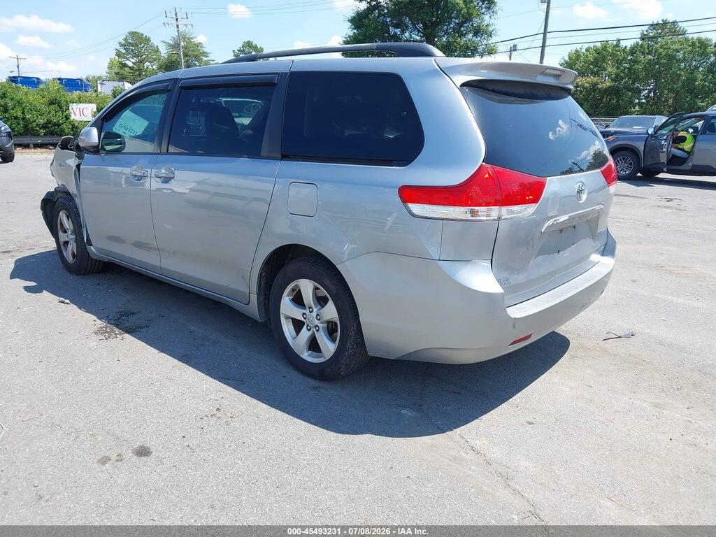 5TDKA3DC8BS003675 2011 TOYOTA SIENNA photo no. 3