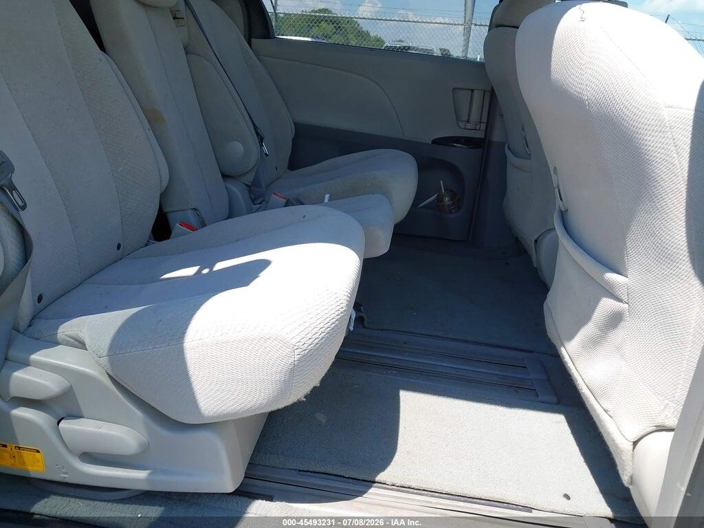 5TDKA3DC8BS003675 2011 TOYOTA SIENNA photo no. 8