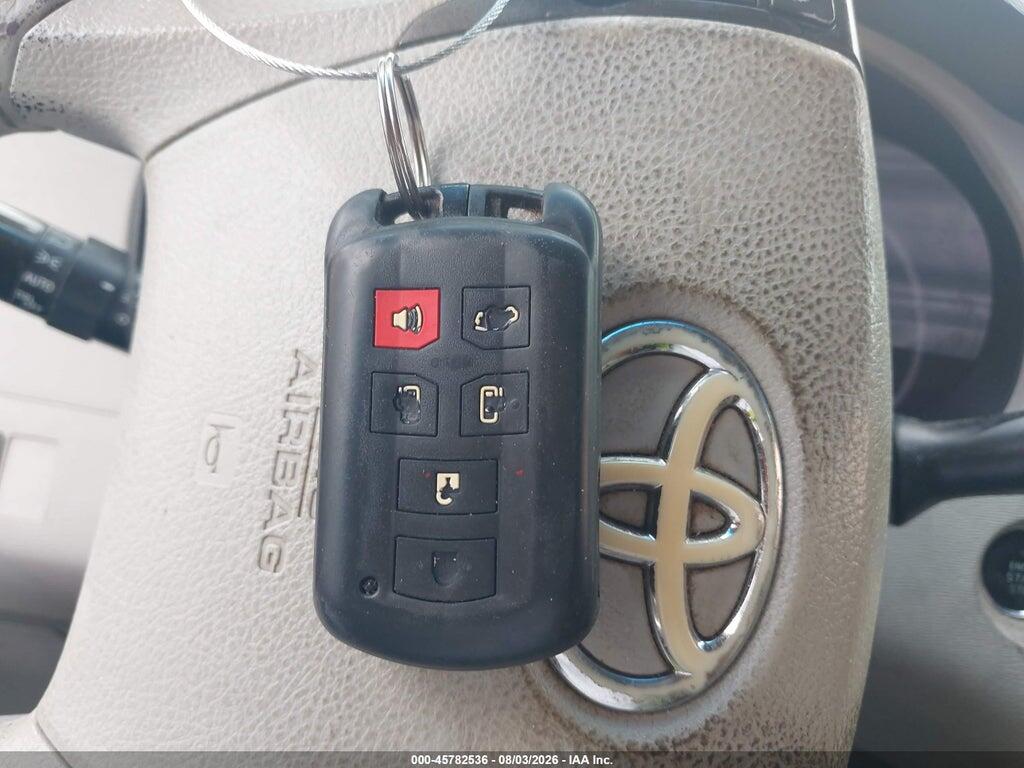 5TDYK3DC8BS043567 2011 TOYOTA SIENNA photo no. 11