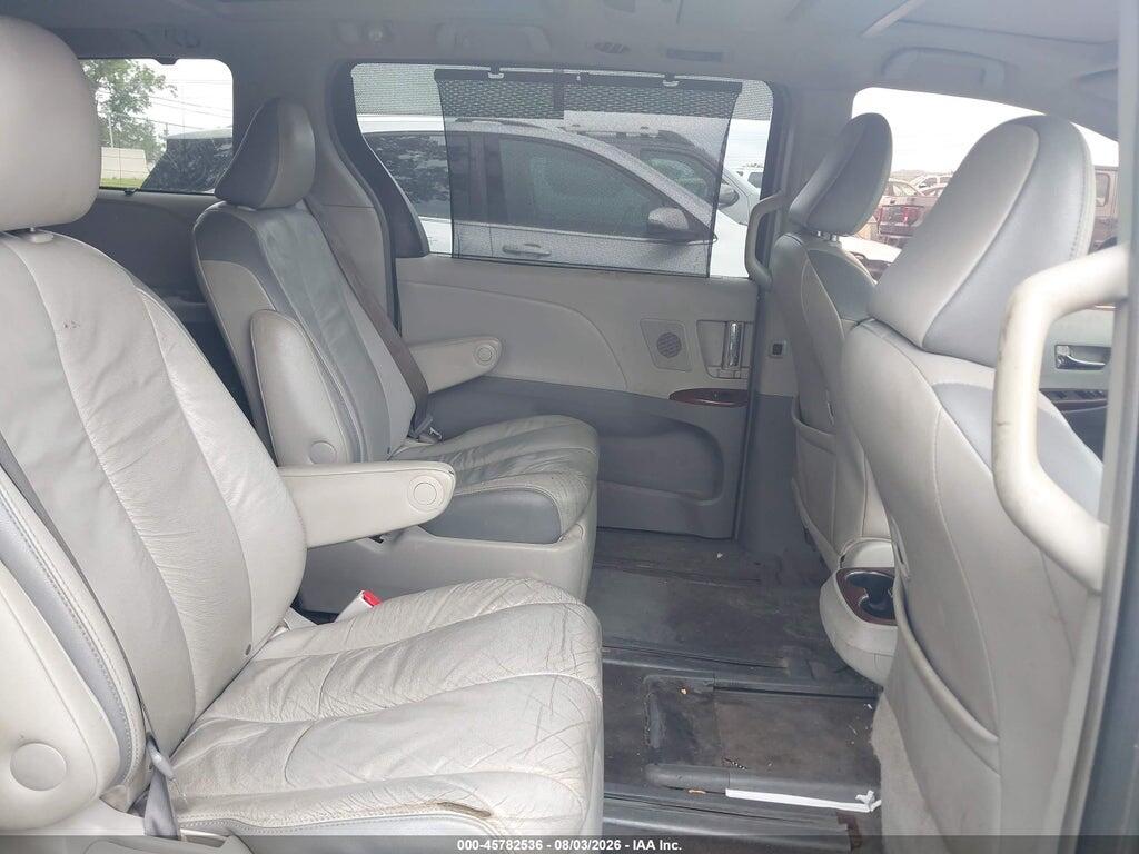 5TDYK3DC8BS043567 2011 TOYOTA SIENNA photo no. 8
