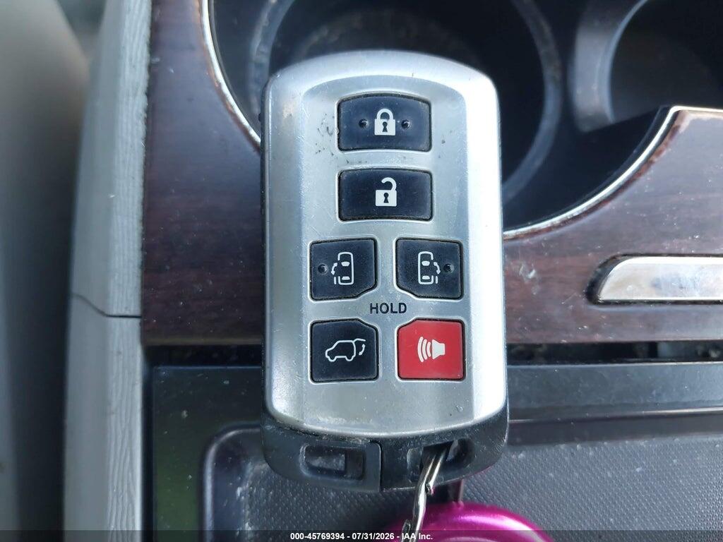 5TDDK3DC1BS020534 2011 TOYOTA SIENNA photo no. 11