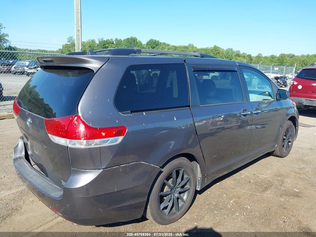 5TDDK3DC1BS020534 2011 TOYOTA SIENNA photo no. 4