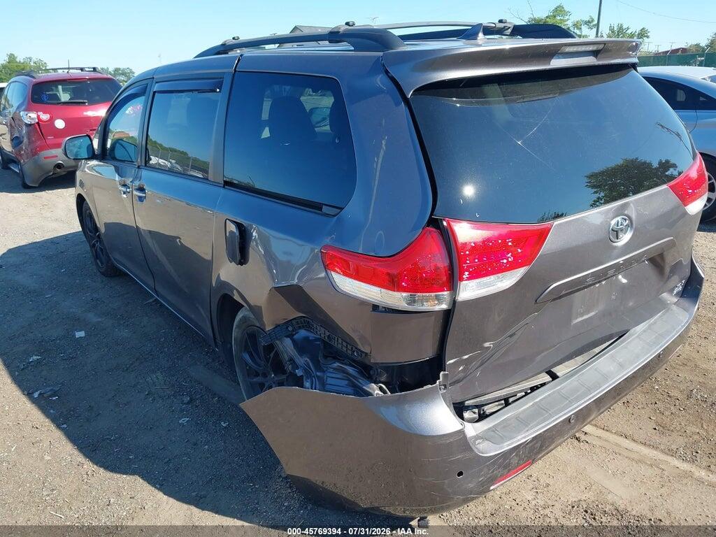 5TDDK3DC1BS020534 2011 TOYOTA SIENNA photo no. 6