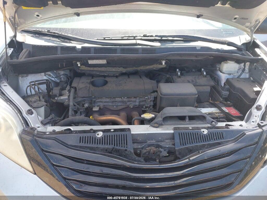 5TDKA3DC3BS003048 2011 TOYOTA SIENNA photo no. 10