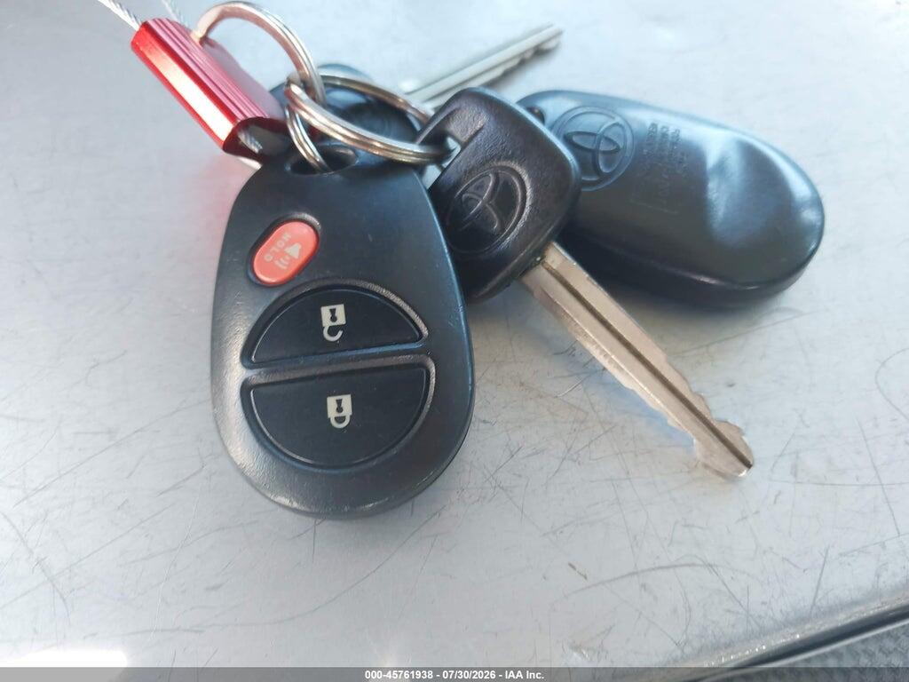 5TDKA3DC3BS003048 2011 TOYOTA SIENNA photo no. 11