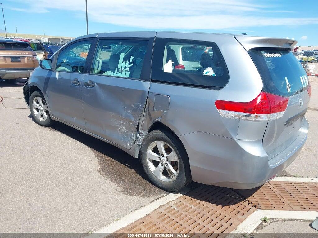 5TDKA3DC3BS003048 2011 TOYOTA SIENNA photo no. 3