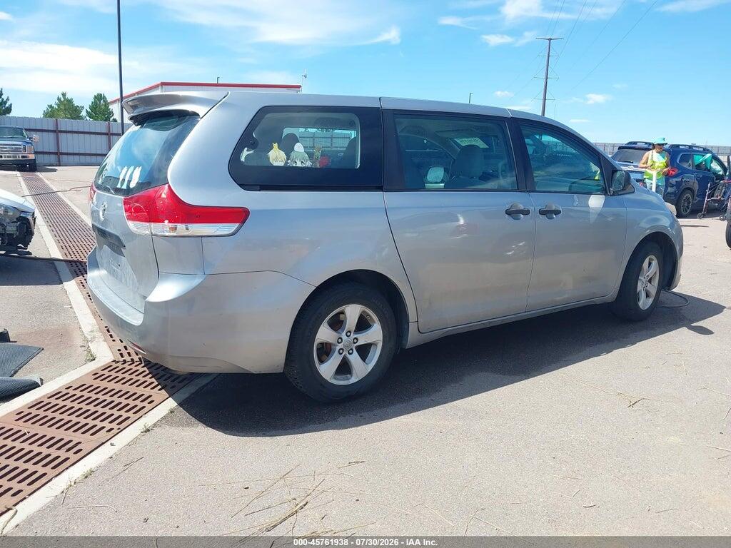 5TDKA3DC3BS003048 2011 TOYOTA SIENNA photo no. 4
