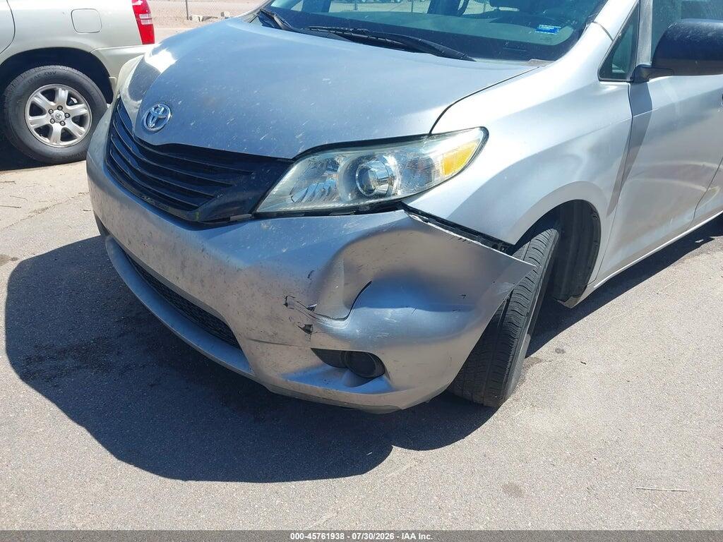5TDKA3DC3BS003048 2011 TOYOTA SIENNA photo no. 6