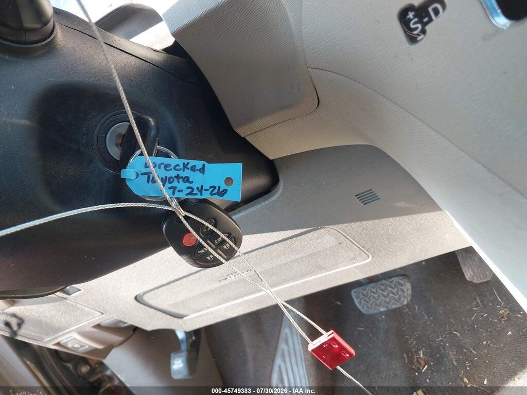 5TDYK3DC9BS010769 2011 TOYOTA SIENNA photo no. 11