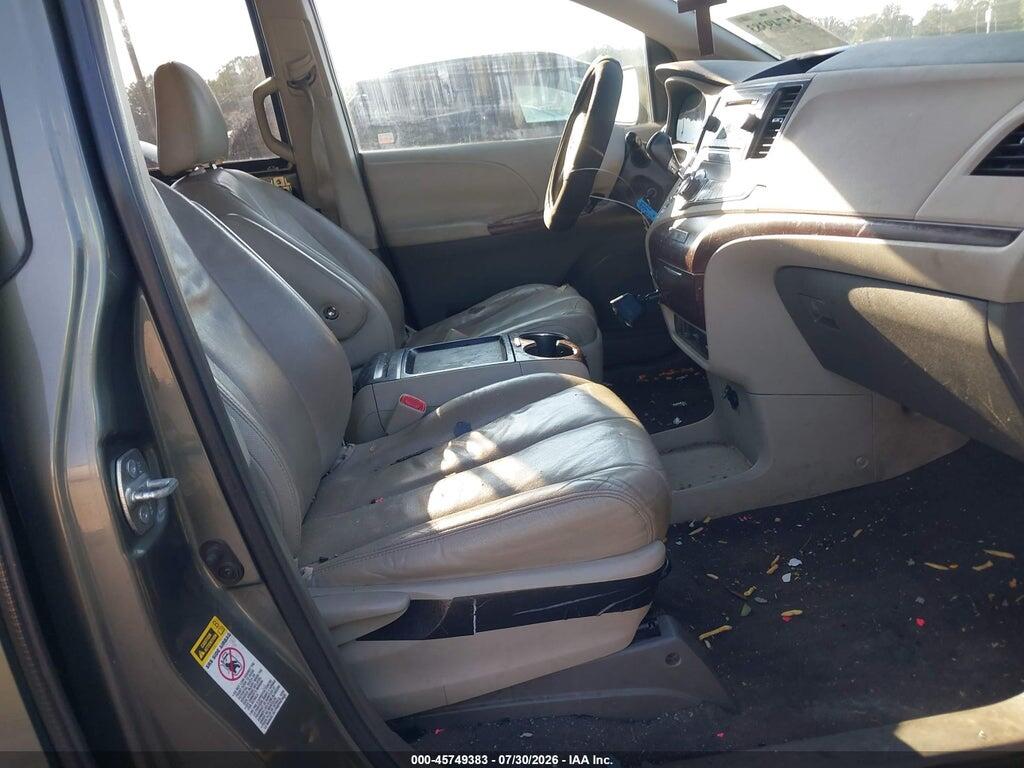 5TDYK3DC9BS010769 2011 TOYOTA SIENNA photo no. 5