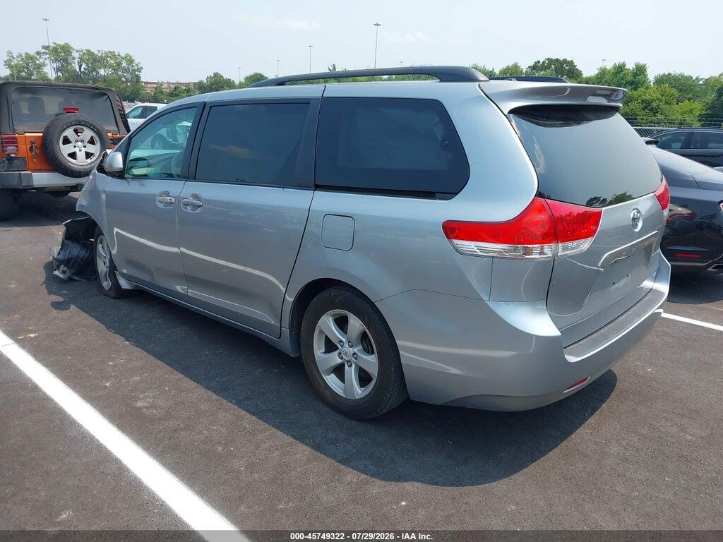 5TDKK3DC1BS047272 2011 TOYOTA SIENNA photo no. 3
