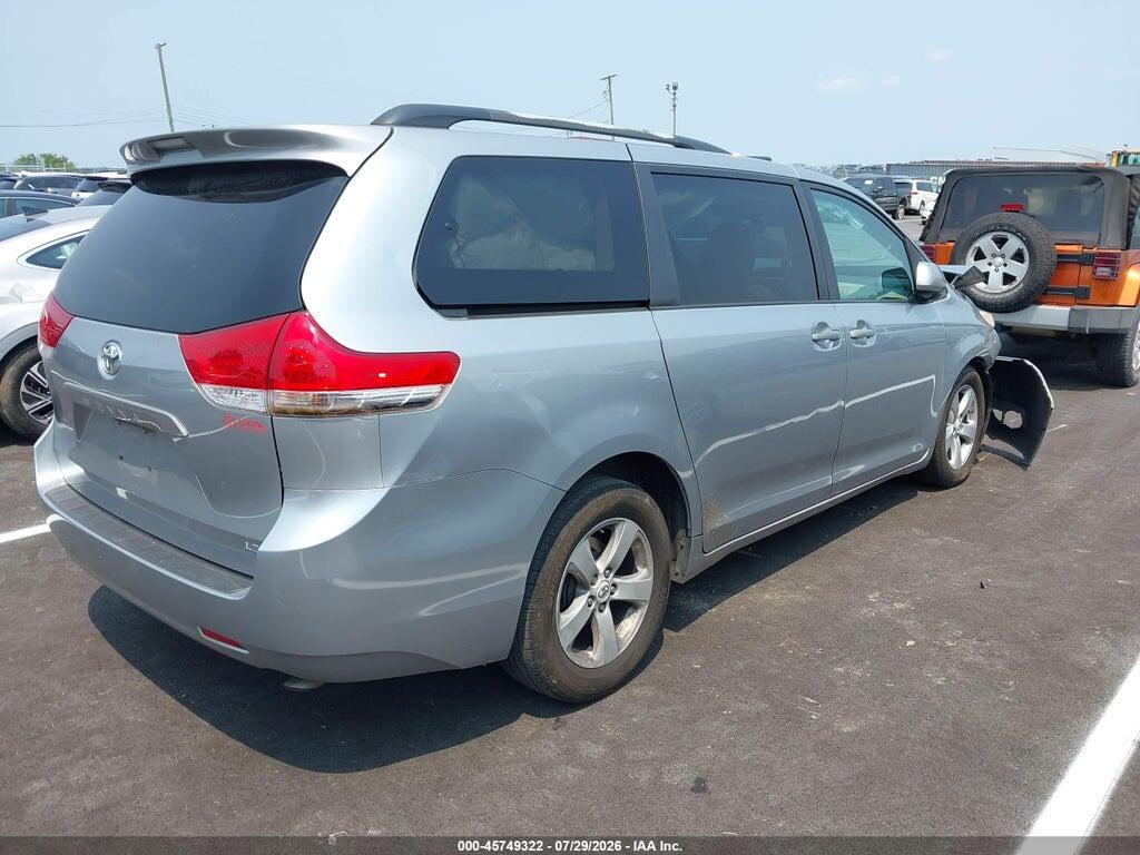 5TDKK3DC1BS047272 2011 TOYOTA SIENNA photo no. 4