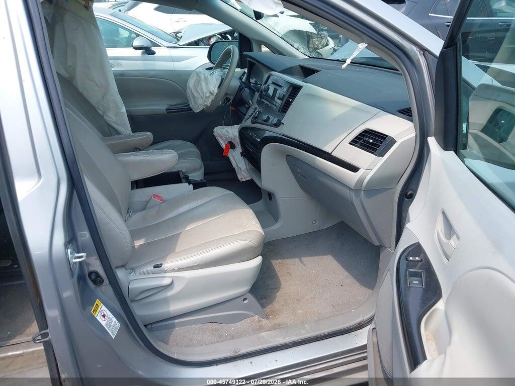 5TDKK3DC1BS047272 2011 TOYOTA SIENNA photo no. 5