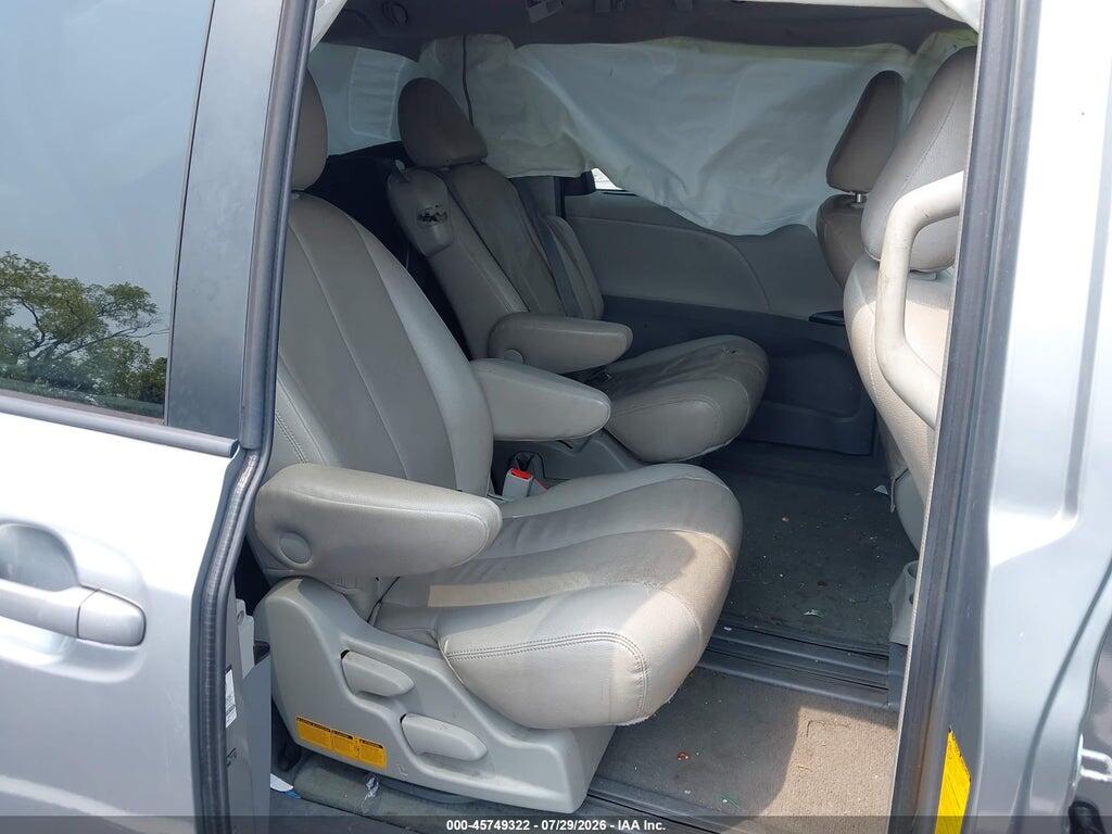 5TDKK3DC1BS047272 2011 TOYOTA SIENNA photo no. 8