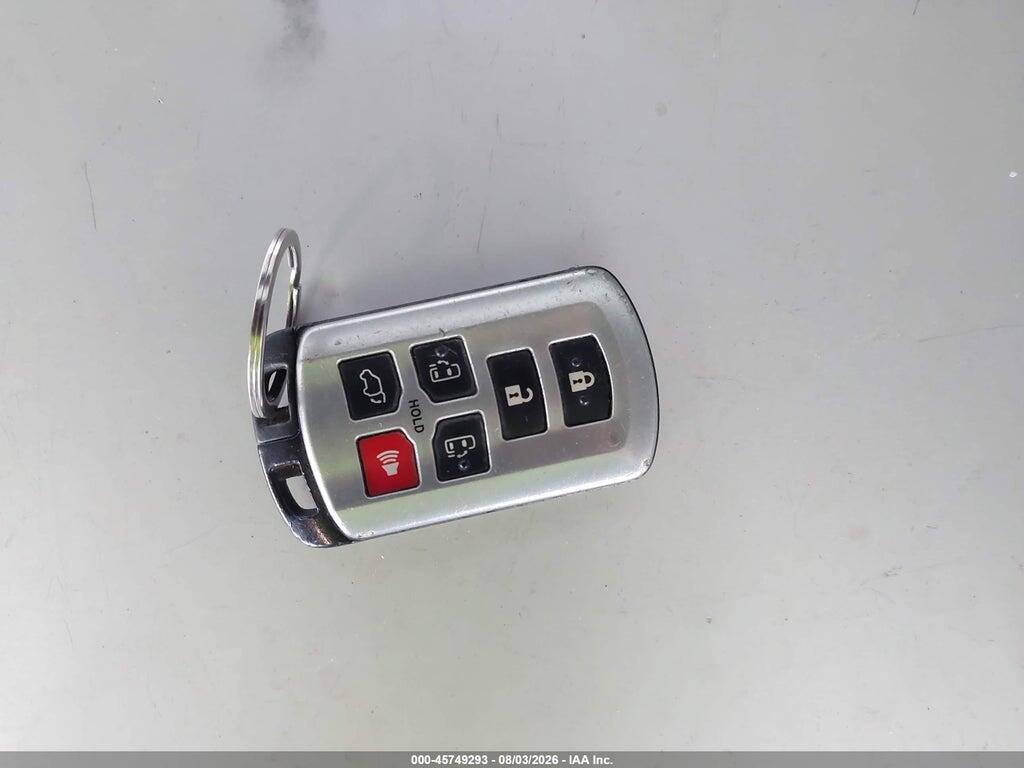 5TDYK3DC8BS144284 2011 TOYOTA SIENNA photo no. 11