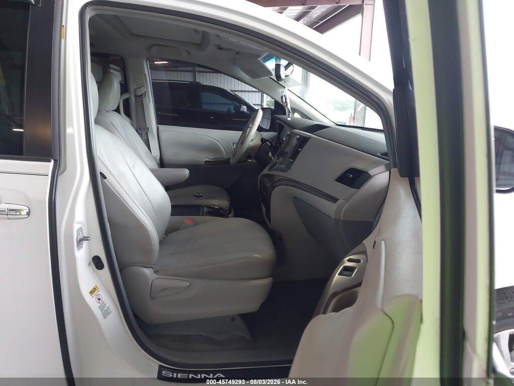 5TDYK3DC8BS144284 2011 TOYOTA SIENNA photo no. 5