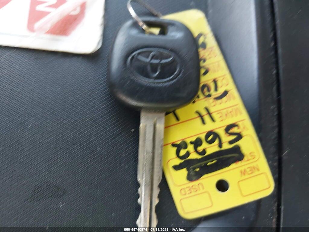 5TDKK3DC8BS140063 2011 TOYOTA SIENNA photo no. 11