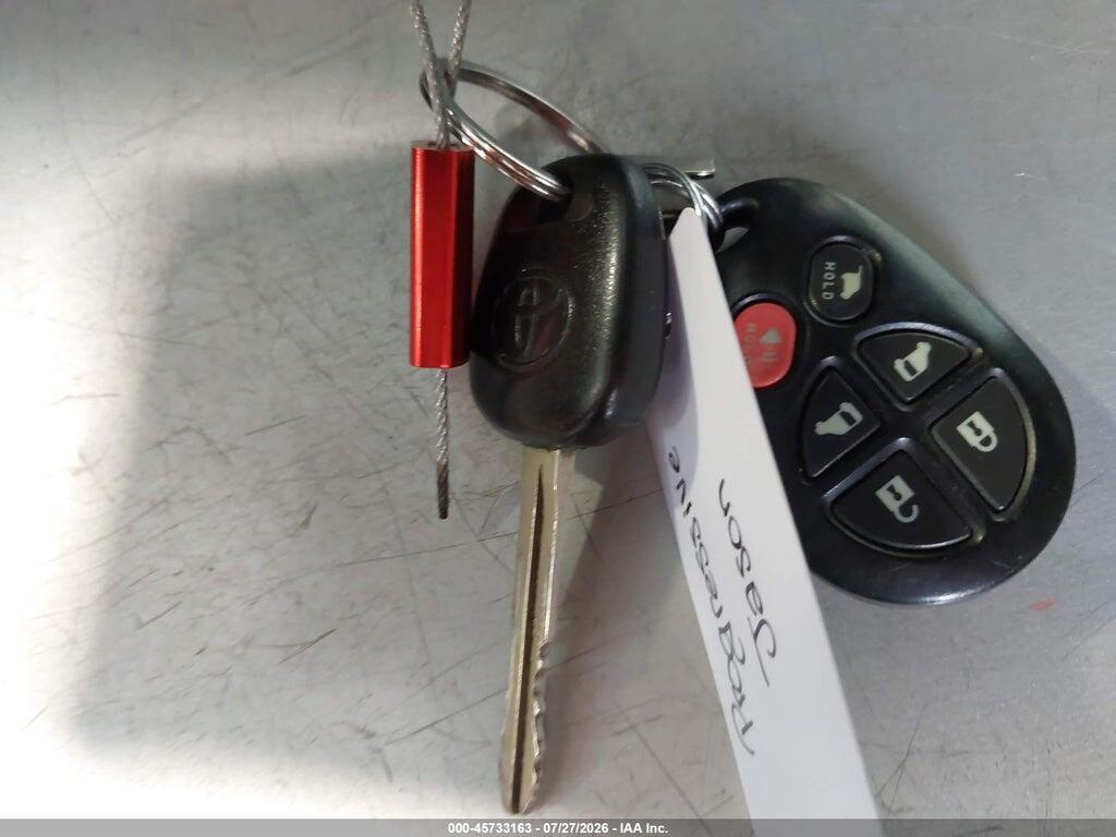 5TDYK3DC9BS047014 2011 TOYOTA SIENNA photo no. 11