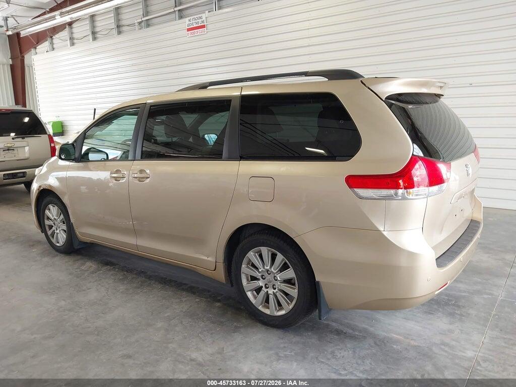 5TDYK3DC9BS047014 2011 TOYOTA SIENNA photo no. 3
