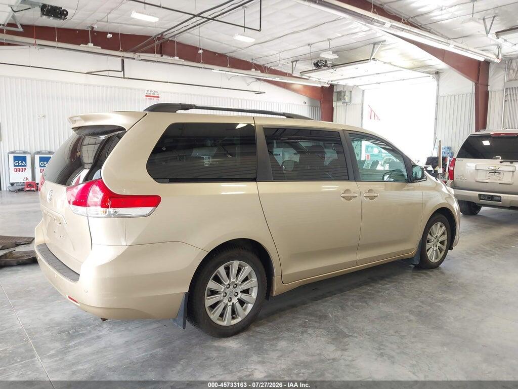 5TDYK3DC9BS047014 2011 TOYOTA SIENNA photo no. 4