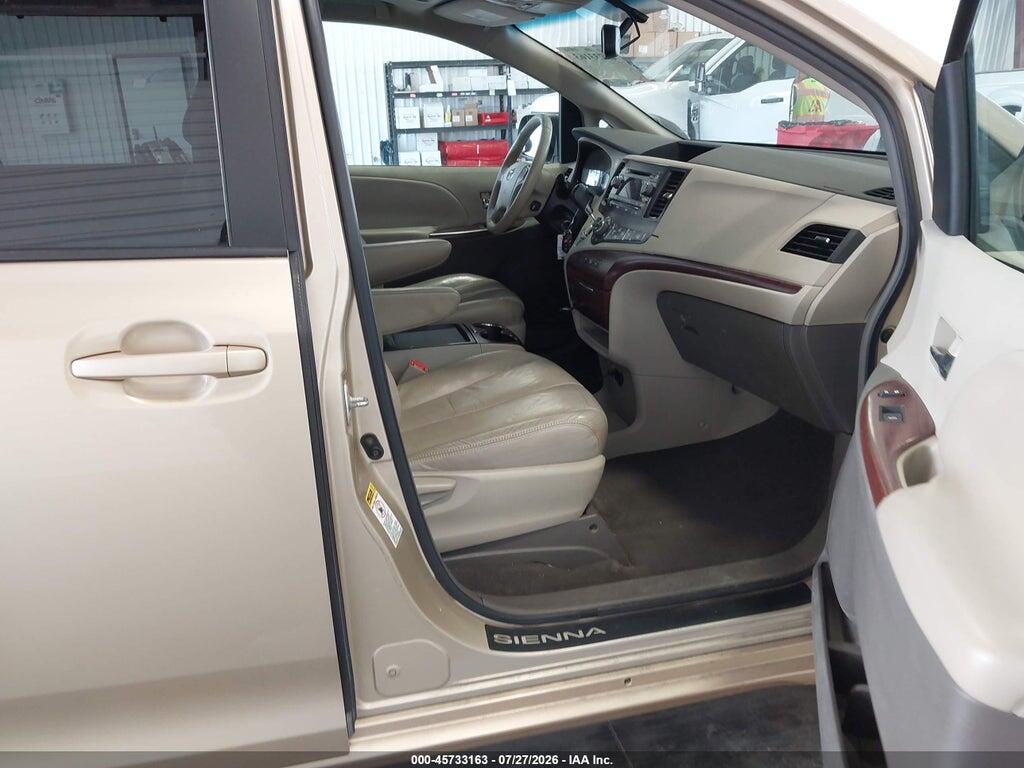 5TDYK3DC9BS047014 2011 TOYOTA SIENNA photo no. 5