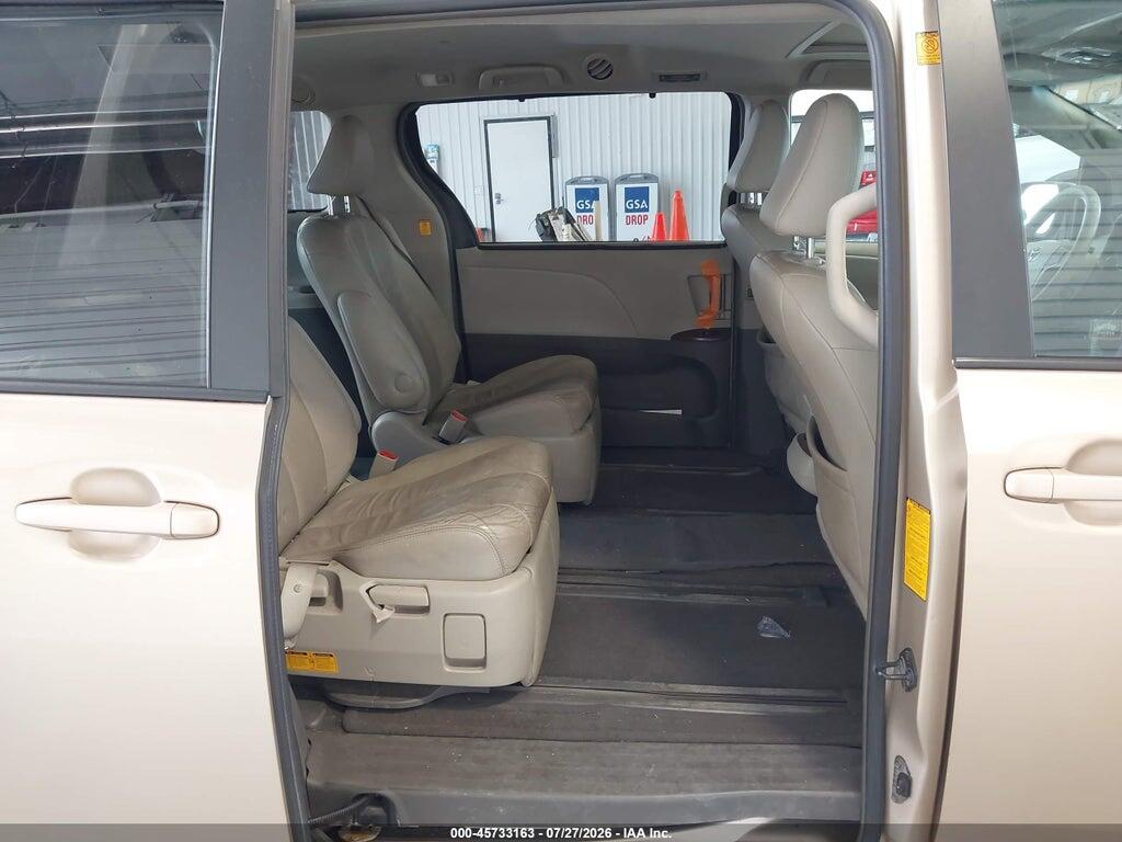 5TDYK3DC9BS047014 2011 TOYOTA SIENNA photo no. 8