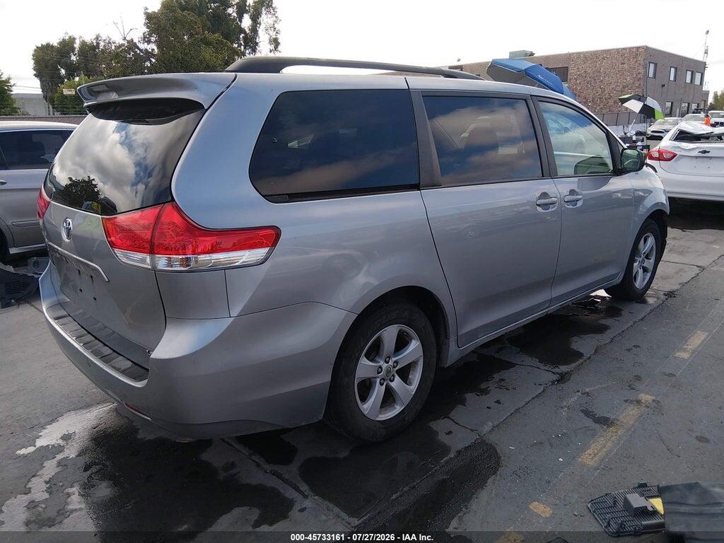 5TDKK3DC8BS121478 2011 TOYOTA SIENNA photo no. 4
