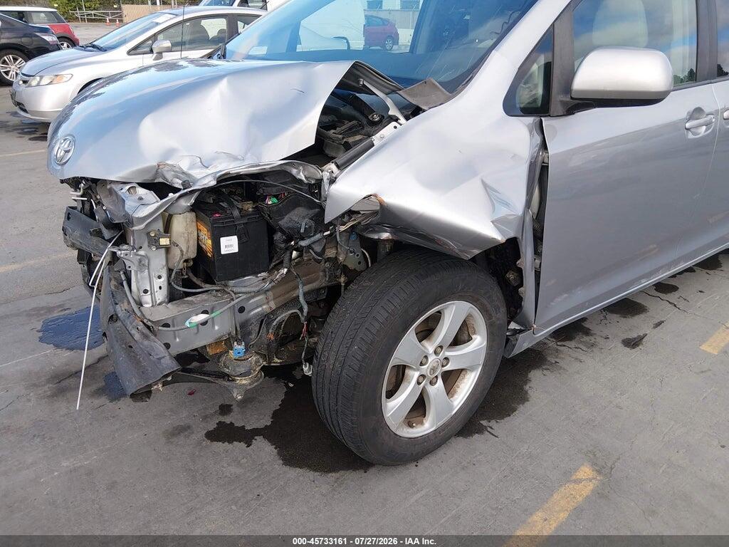 5TDKK3DC8BS121478 2011 TOYOTA SIENNA photo no. 6